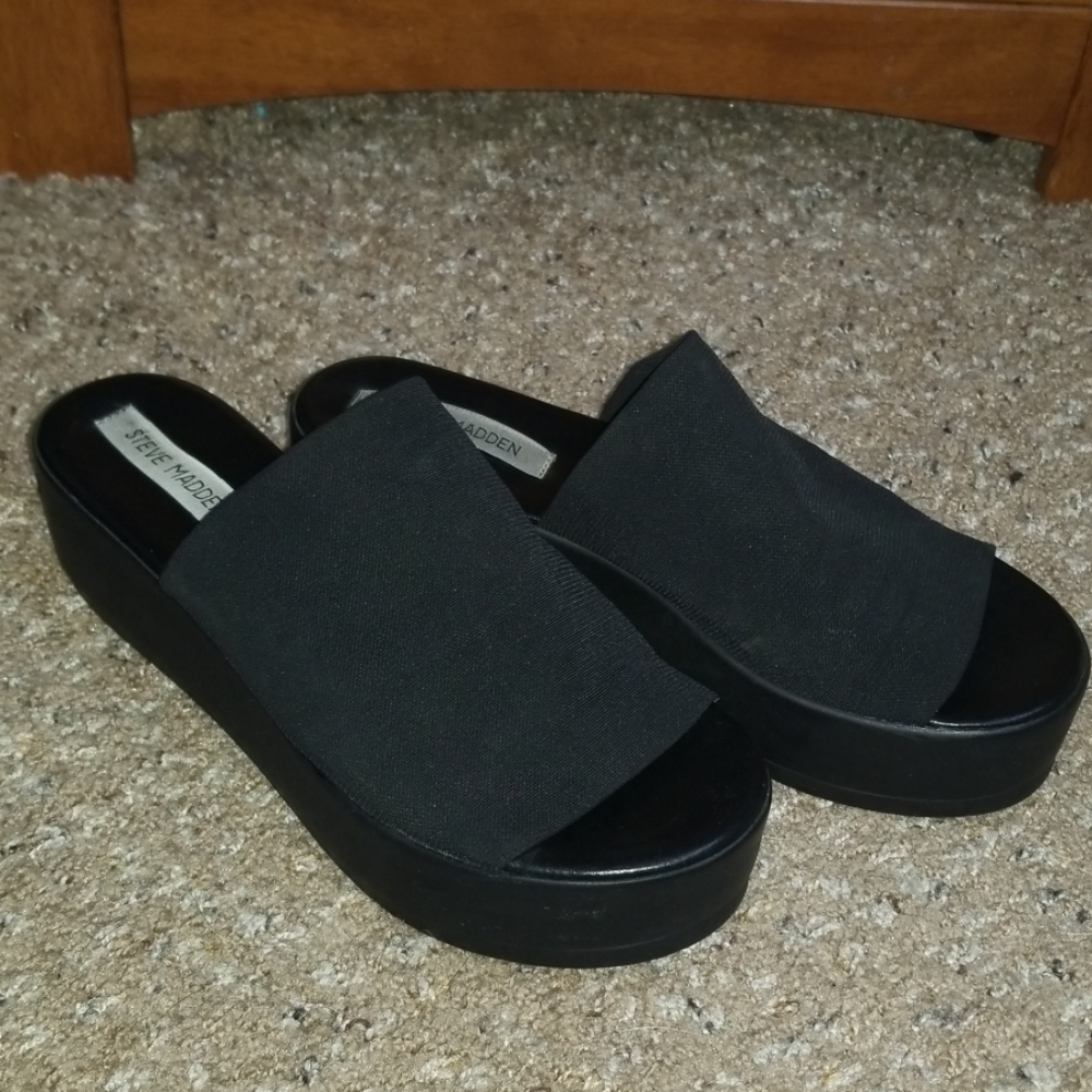 90's Steve Madden platform slide sandals